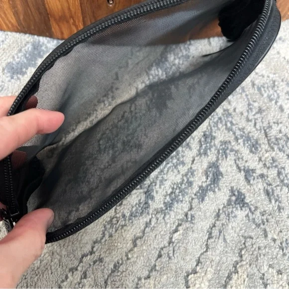 Bala Black Mesh cosmetic exercise toiletries bag - Picture 6 of 6